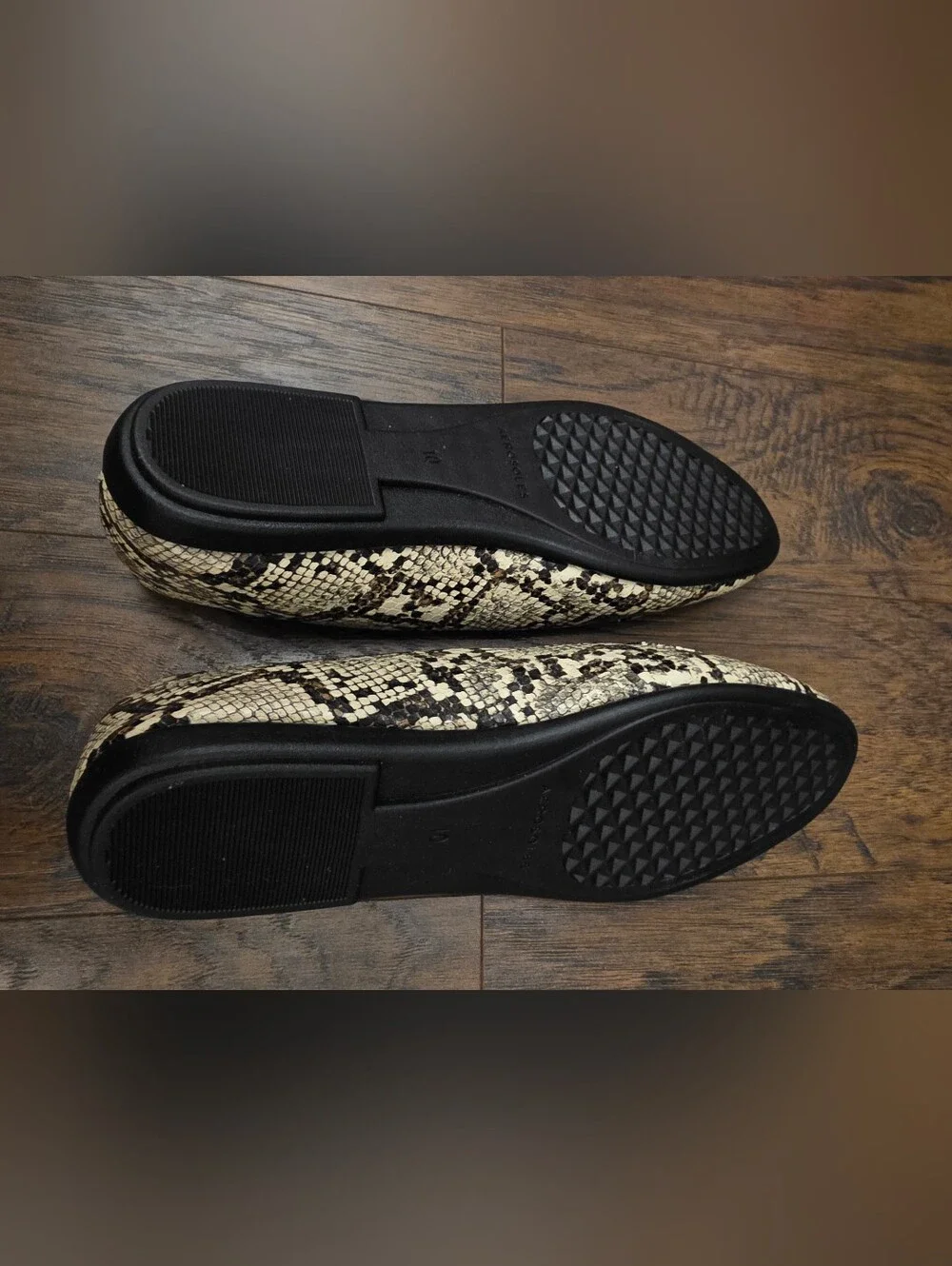 AEROSOLES slip loafers